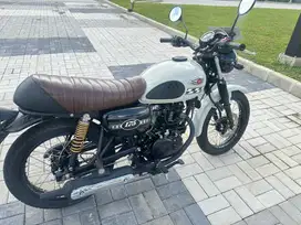 Kawasaki W175 Th 23 (KM 700)