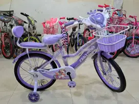 Sepeda anak cewek 18inci (tebeng ada musik n lampu)