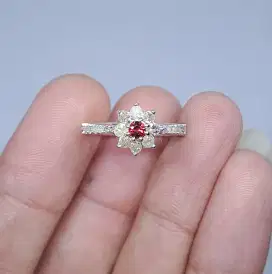 Cincin wanita berlian dan garnet