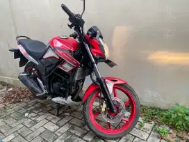 Motor honda CB 150R 2015