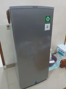 Freezer SHARP Kondisi Seperti Baru 98%