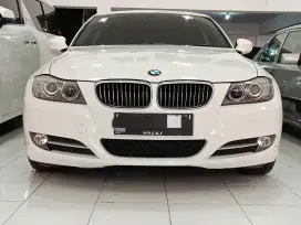 low km 80rban BMW 320i E90 putih automatic 2012 full ori surahaya
