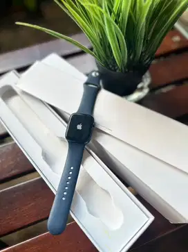Apple watch series 6 , 44 MM