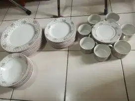 Dijual set perlengkapan makan