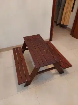 Kursi taman anak-anak