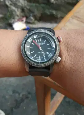 Jam tangan burbery second