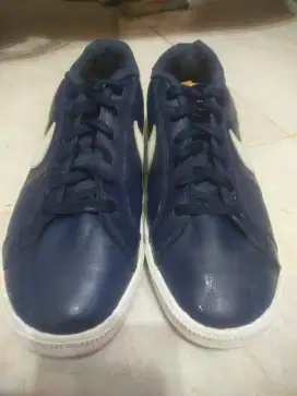 Sepatu second casual