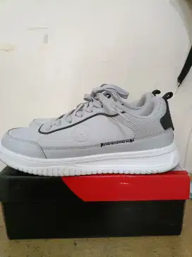 Sepatu kets airwalk