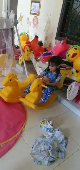 MAINAN ANAK JUNGKAT JUNGKIT KUDA PONI GOYANG