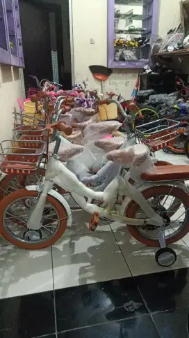 Sepeda anak baru