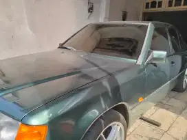 Mercedes-Benz E230 1990 Bensin