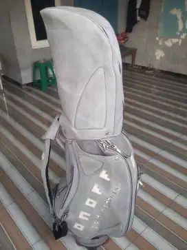Bag golf bekas layak pakai