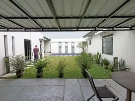 Disewakan rumah asri di Ratna Sasih