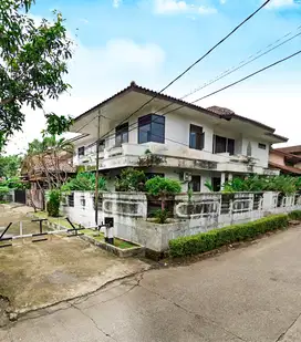 TURUN HARGA Rumah Lama di Dalam Perumahan Lokasi Hook