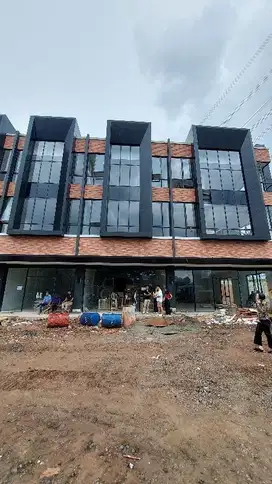 disewakan RUKO Viral dan LANGKA  Llyod Promenade di Alam sutra