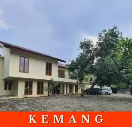 Dijual rumah harga super murah at Kemang Jakarta Selatan