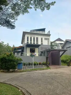 Dijual Rumah Hook Bagus 3,5 Lantai di Sentul City