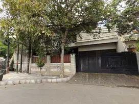 Rumah kemang timur bangunan kokoh tinggal interior