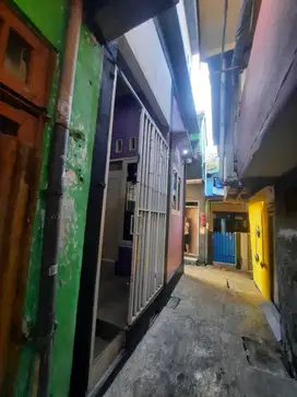Di Jual Cepat Rumah Minimalis 3 Lantai Di Gang. Kran