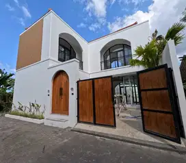 Brand new luxury villa fully furnish dekat raya padonan canggu jl5mtr