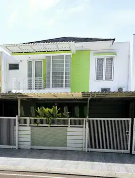 Dijual Rumah Mewah Full Furnish dengan view danau di Citragran Cibubur