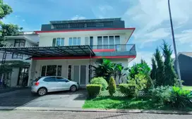 DIJUAL Rumah bangunan mandiri, posisi hook di Foresta BSD