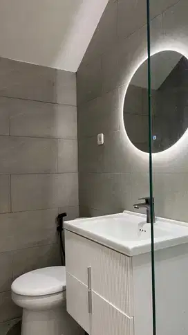 DIJUAL RUMAH Brand new, bangunan mandiri modern di Vanya Park Azura