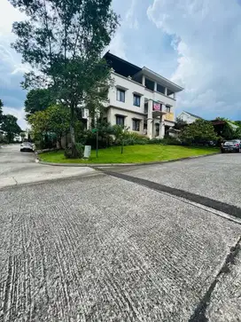 Rumah Hoek 2 lantai Strategis , Cluster terdepan di Sentul City