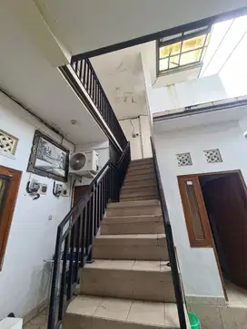DIJUAL KOST-KOSTAN LANTAI 2 LOKASI HAYAM WURUK