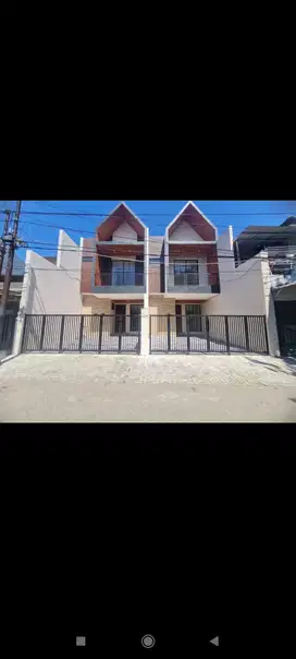 Rumah keren dan kondisi baru di Rungkut Mapan Surabaya