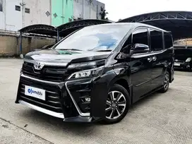 Pajak Panjang - Toyota Voxy 2.0 Bensin-AT 2018