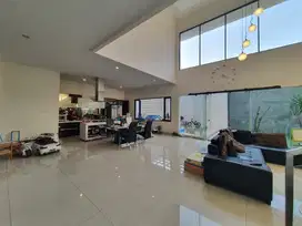 Dijual Rumah Lux Full Furnished di Tatar Rambut Kasih