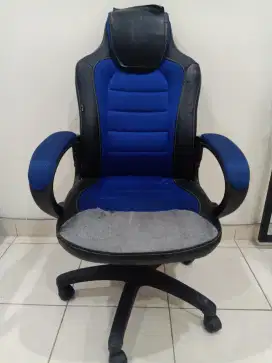 KURSI WARNA HITAM BIRU