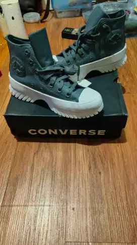 Converse CTAS Lugged 2.0 HI Size 37 Original MAP Size 37