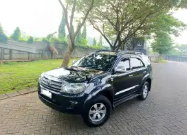 Fortuner 2.5 G AT Diesel 2009 Super bagus