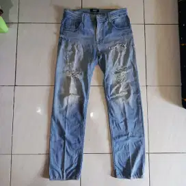 Ripped Jeans Second