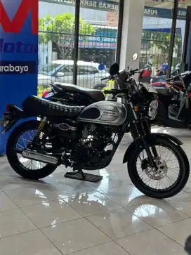 Kawasaki W175 Cafe Tahun. 2023 km 600 Anugerah Motor Pucang