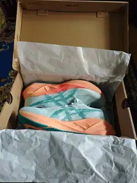 Sepatu running Asics novablast 5