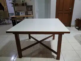Meja 120x120, kaki bisa dilipat