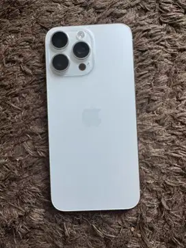 Iphone 15 pro max 256 gb second white mulus BH 99% baru pakai sebentar
