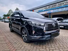 HARGA SPESIAL!! TOYOTA INNOVA VENTURER 2.4 DIESEL MATIC 2021 HITAM