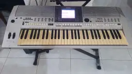 Jual Keyboard Yamaha PSR S700 kondisi sangat baik LCD Ori dan bagus