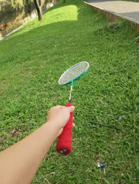 RAKET BADMINTON BEKAS