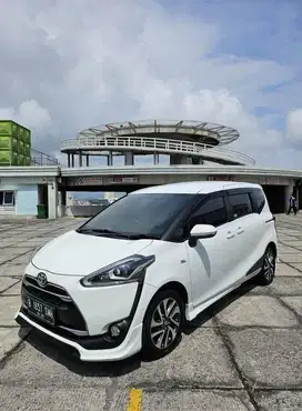 Toyota Sienta Q Automatic 2017 TDP Murah