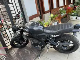 Yamaha XSR 155 hitam bekas motor mulus h