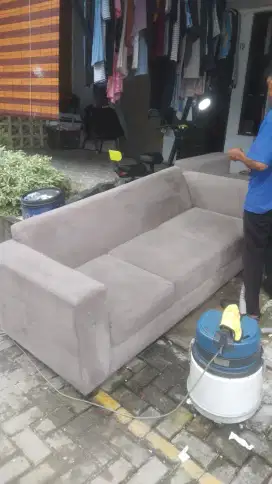 Jasa cuci sofa panggilan