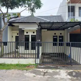 jual Rumah lok Strategis komplek buah batu regency