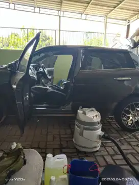 Cuci jok mobil panggilan