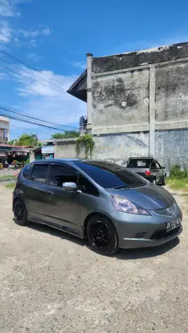 Honda jazz 2011 matic Normal pribadi
