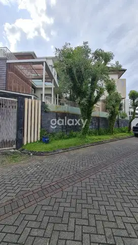 RUMAH MEWAH NUANSA VILLA Jl ISTANA DIENG MALANG STRATEGIS